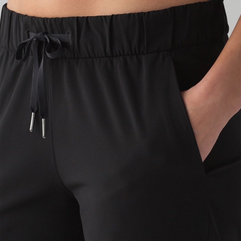 Lululemon Size 4 On The Fly Pant *Woven 28" Black (First Release)